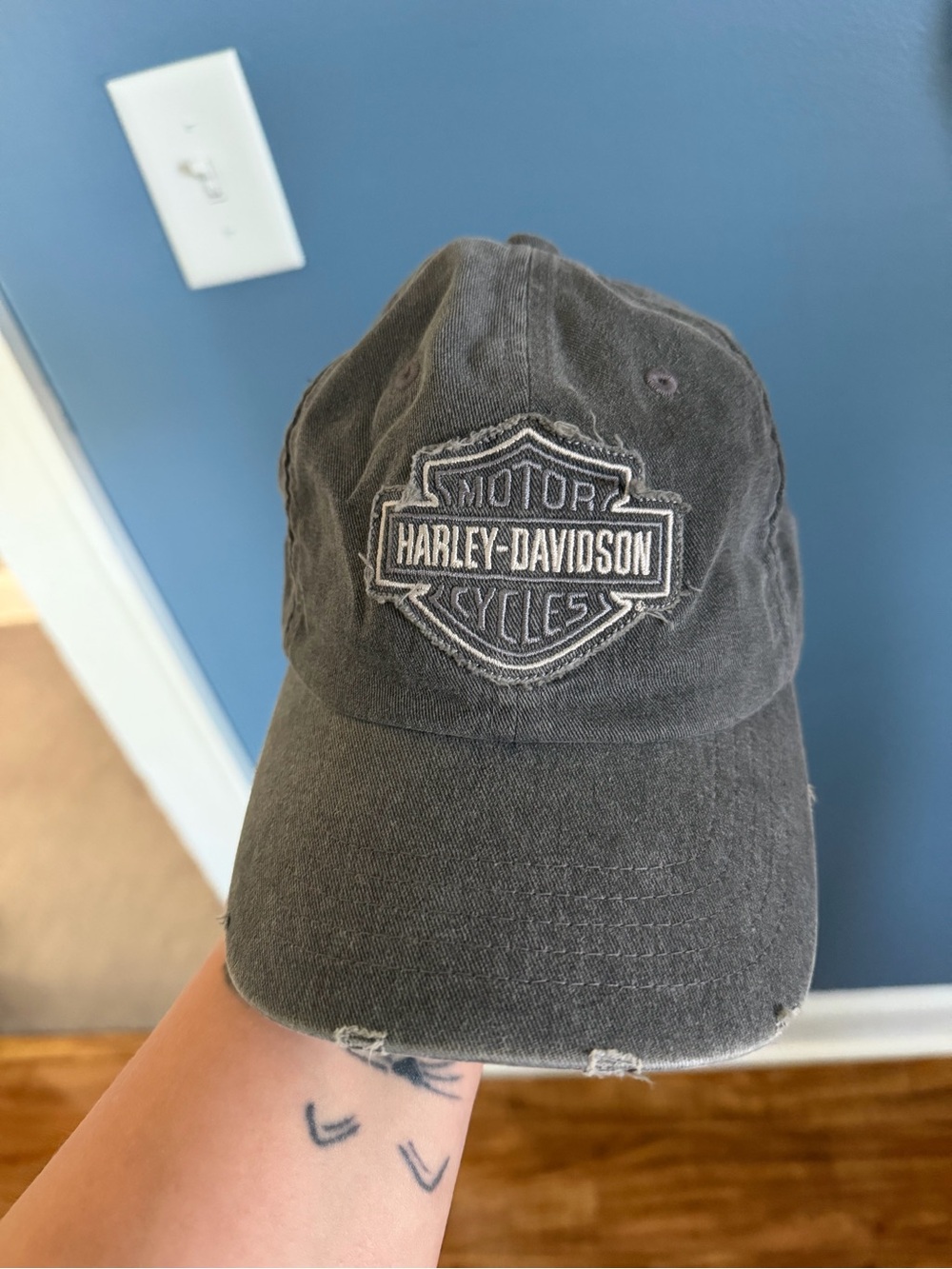 Harley-Davidson Gray Distressed Logo Baseball Cap
